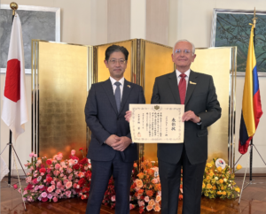 El ministro de Relaciones Exteriores de Japón otorga reconocimiento a Augusto Solano presidente de Asocolflores por la “Promoción del entendimiento mutuo entre Japón y Colombia”