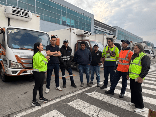 Jornada de bienestar refuerza el cuidado de las personas en los principales aeropuertos de exportación de flores.
