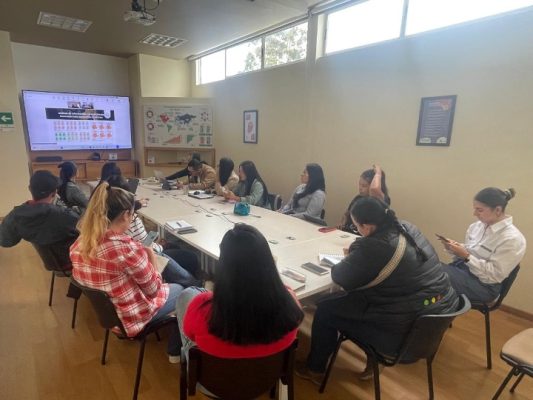 Empresas floricultoras avanzan en el plan de acción 2026 del Acuerdo de Crecimiento Verde con Cornare