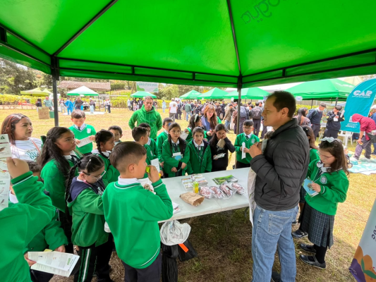 Con educación ambiental y cultura de paz Asocolflores contribuye al relacionamiento con las comunidades