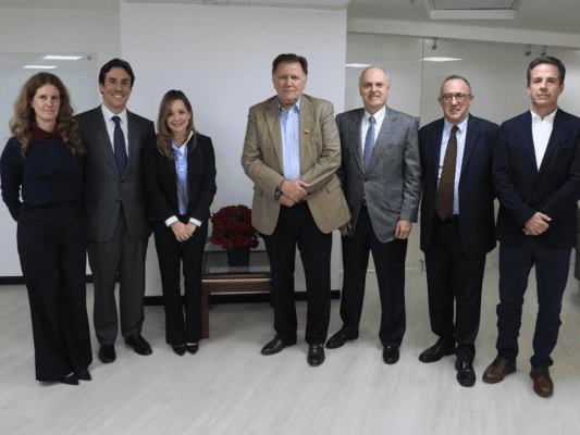 Asocolflores se reunió con el ministro de Agricultura para avanzar en medidas que protejan la competitividad y el empleo del sector