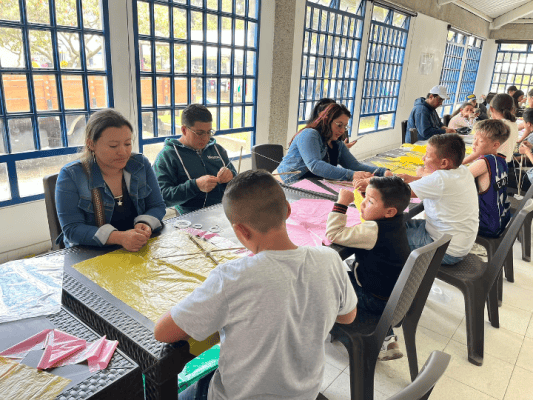 Más de 250 colaboradores del sector y sus familias disfrutaron del Festival del Viento en Cundinamarca.