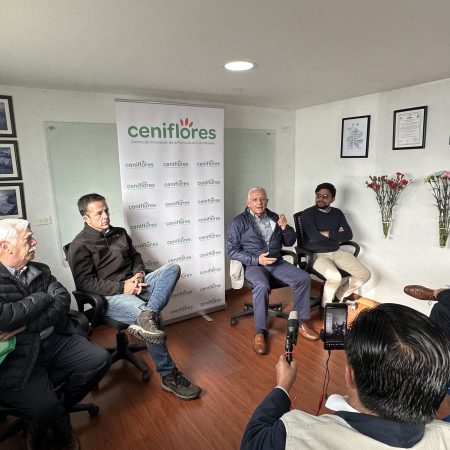 l Centro de Innovación de la Floricultura Colombiana - Ceniflores-, es reconocido por su liderazgo en la búsqueda de soluciones técnicas, alianzas interinstitucionales y generación y transferencia del conocimiento para fortalecer el sector. Fue creado el 19 de agosto de 2004 por Asocolflores y ha sido fundamental en la promoción de la protección sanitaria en los cultivos de flores de exportación.